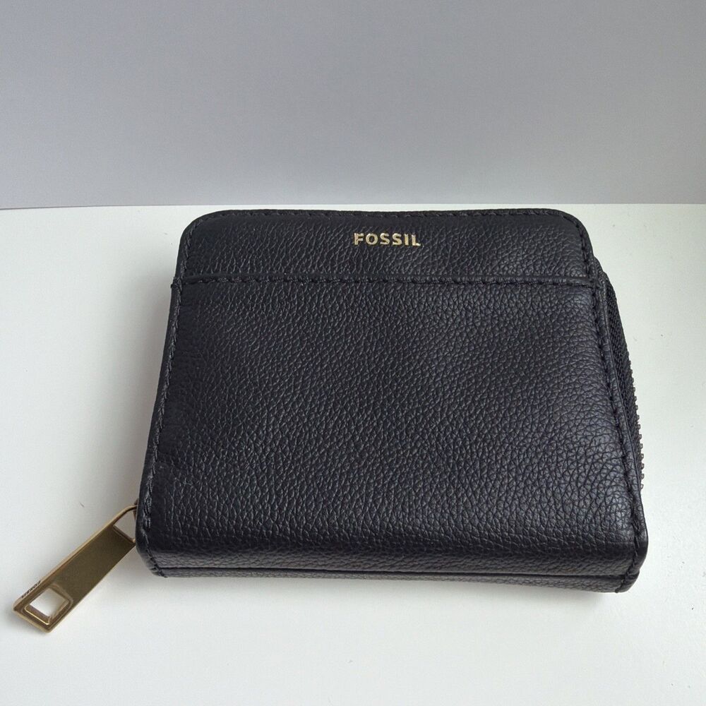Fossil Jori Bifold Black Zip Around Mini Wallet Card Holder